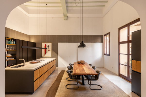 High-quality refurbished luxury apartment in the heart of Palma's old town image 3