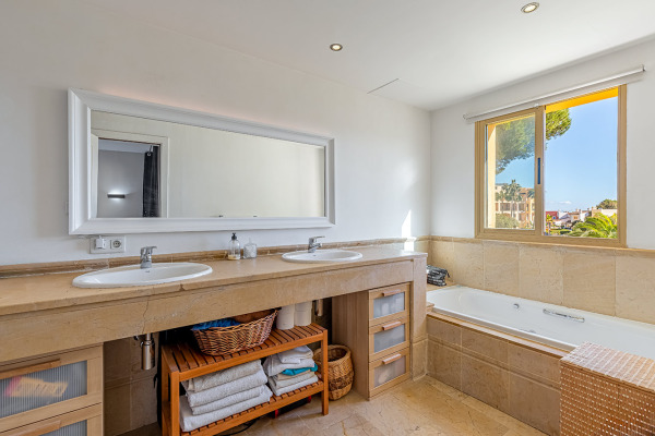 Duplex apartment with private garden in a golf complex in Nova Santa Ponsa image 10