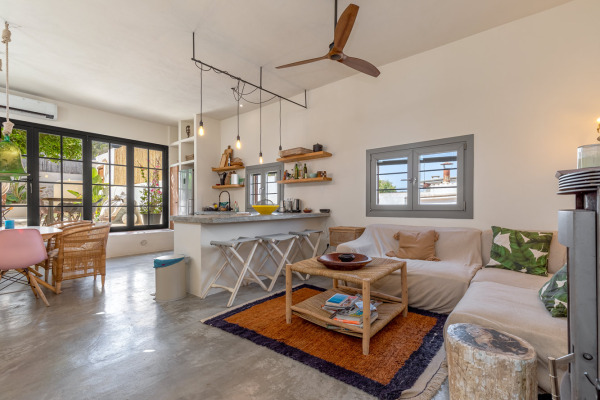 Stylish townhouse with small garden in Felanitx image 3