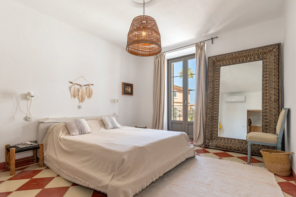 Stylish townhouse with small garden in Felanitx image 8