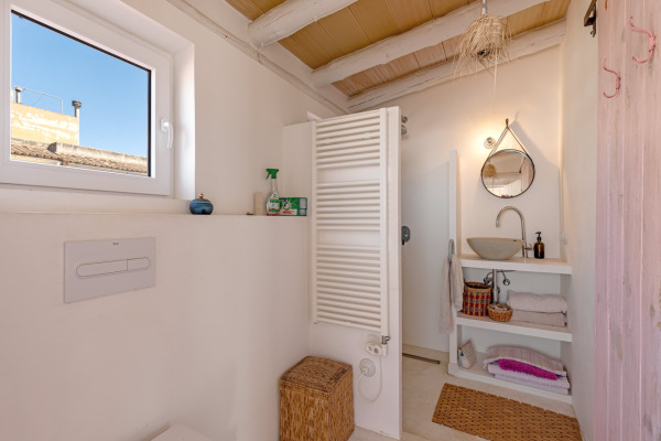 Stylish townhouse with small garden in Felanitx image 11