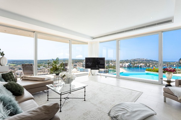 Exclusive sea view villa in an elevated hillside location above Santa Ponsa image 4