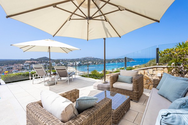 Exclusive sea view villa in an elevated hillside location above Santa Ponsa image 5
