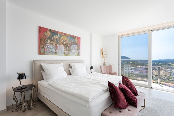 Exclusive sea view villa in an elevated hillside location above Santa Ponsa image 10