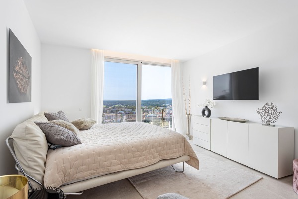 Exclusive sea view villa in an elevated hillside location above Santa Ponsa image 12