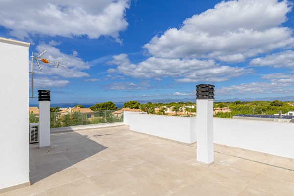 Newly built semi-detached house near the Maioris golf course image 12