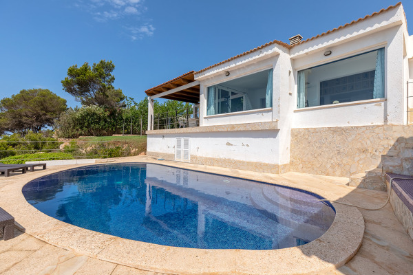 Villa in a uniquely situated frontline position on the cliffs of Cala Pi image 6