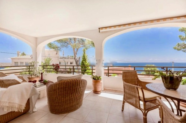 Rental apartment with sea view in quiet residential area in Cala Vinyas image 2