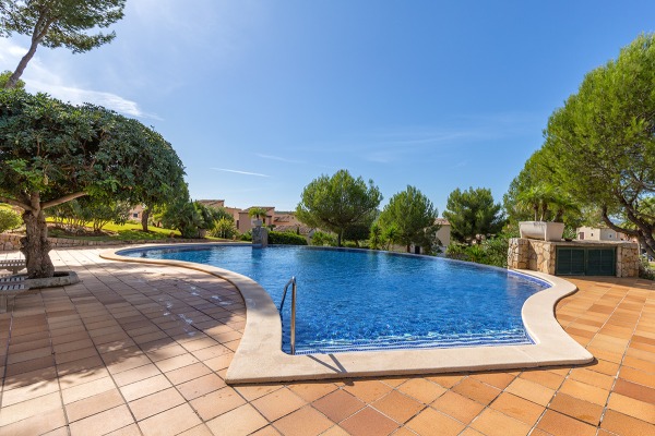 Well-kept apartment in Mediterranean residence on the golf course in Santa Ponsa image 2