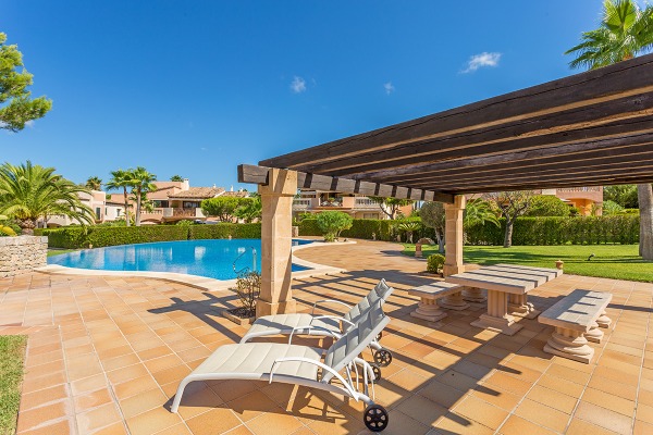 Well-kept apartment in Mediterranean residence on the golf course in Santa Ponsa image 3