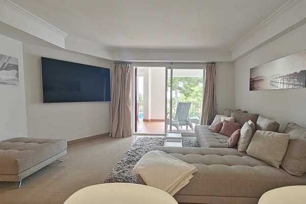 Apartment in a well-kept residential complex in Nova Santa Ponsa image 2