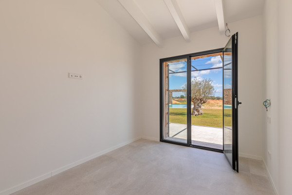 Exclusive new finca with pool in the southeast of Mallorca near Sa Rapita image 11