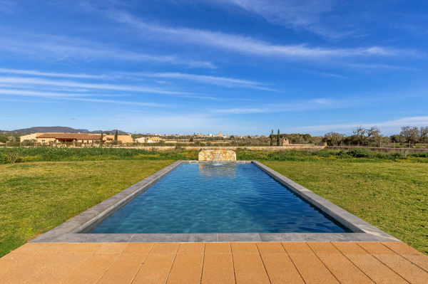 New finca with stunning views near Santanyi image 3