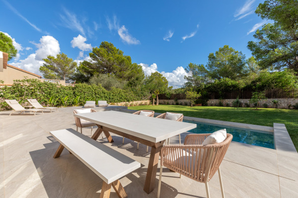 Completely modernized villa with pool in El Toro image 2