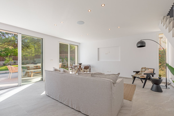 Completely modernized villa with pool in El Toro image 7