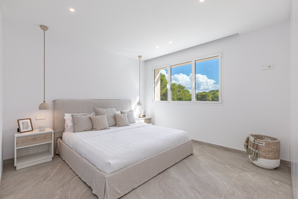 Completely modernized villa with pool in El Toro image 9