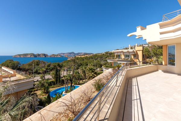 Modern luxury penthouse with sea view and private pool on the roof terrace image 2