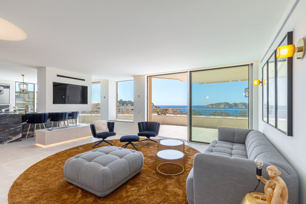 Modern luxury penthouse with sea view and private pool on the roof terrace image 4