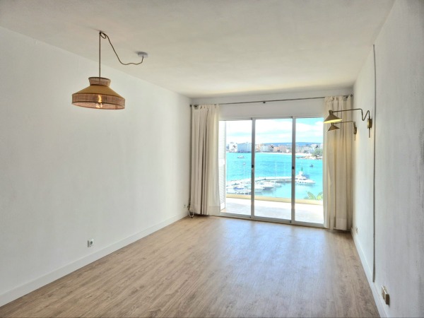 Apartment with rental possibility on the Palmanova beach promenade image 3