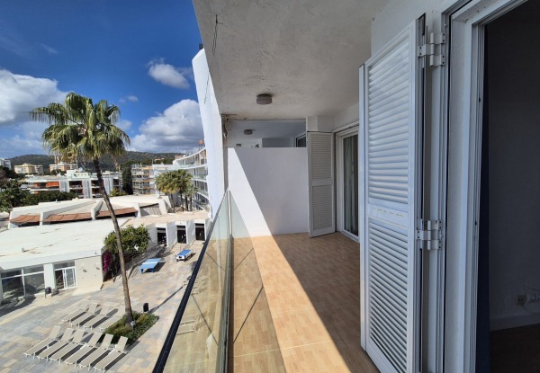 Apartment with rental possibility on the Palmanova beach promenade image 6