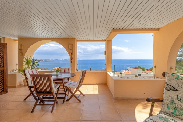 Sea view apartment in sought-after residential area in Illetas