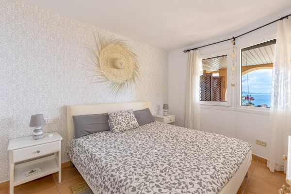 Sea view apartment in sought-after residential area in Illetas image 8
