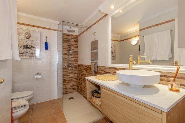 Sea view apartment in sought-after residential area in Illetas image 9