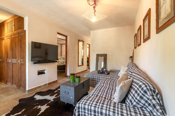 Mediterranean house with holiday rental license directly by the sea image 4