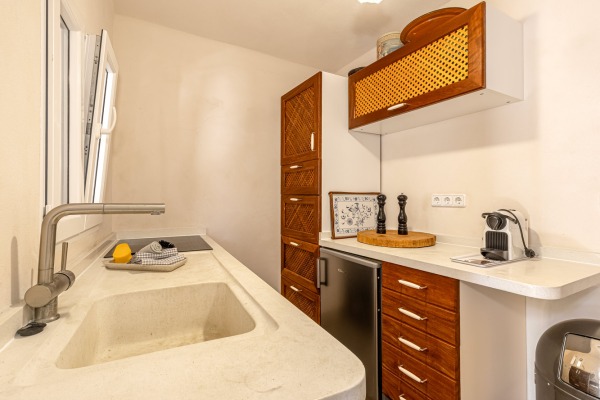 Mediterranean house with holiday rental license directly by the sea image 6