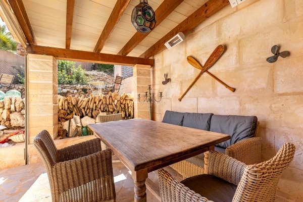 Mediterranean house with holiday rental license directly by the sea image 9