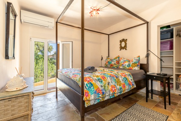 Mediterranean house with holiday rental license directly by the sea image 11