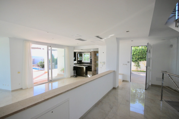 New build villa in popular residential area of Nova Santa Ponsa image 12