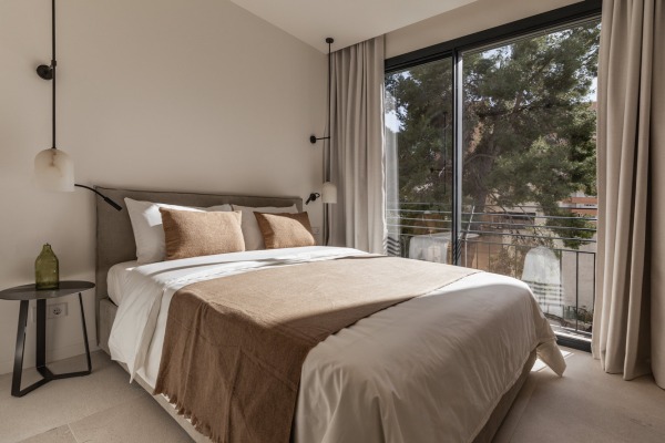 New-build apartment with high-quality furnishings and private parking space image 8