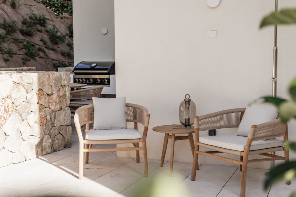 New-build apartment with high-quality furnishings and private parking space image 10