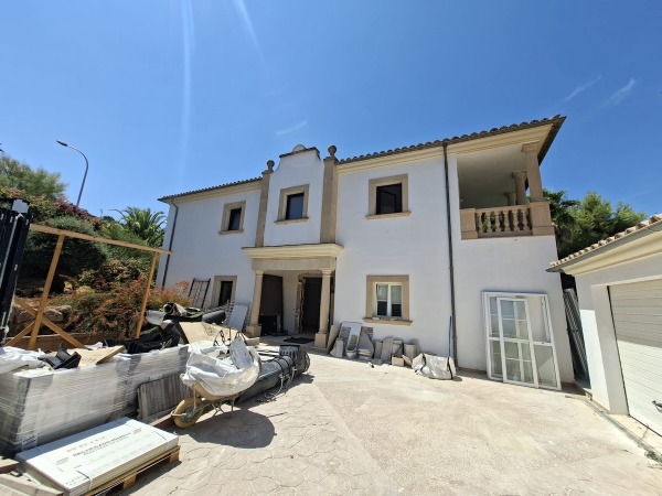 Renovated villa with pool in an exclusive neighborhood of Nova Santa Ponsa