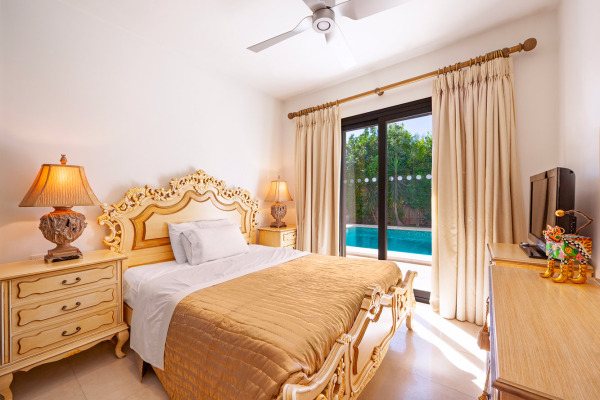 Mediterranean villa near the marina in the centre of Port Andratx image 11