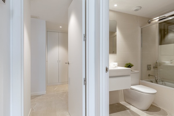 New development of a modern complex with apartments near the beach in Palmanova image 9