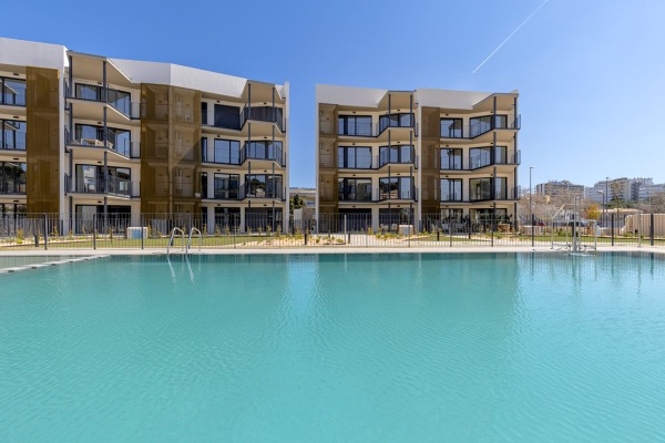 New development of a modern complex with apartments near the beach in Palmanova image 10