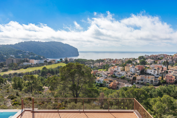 Elegant, mediterranean new build villa on a hillside with sea view image 2