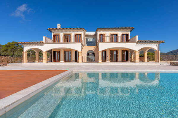 Elegant, mediterranean new build villa on a hillside with sea view image 9