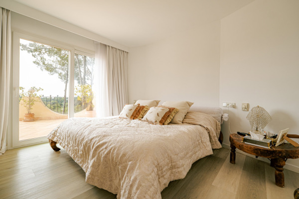 Mediterranean villa in an elevated position on the golf course in Bendinat image 8