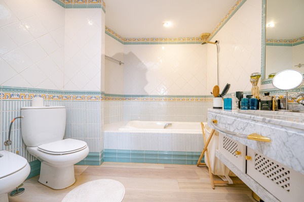 Mediterranean villa in an elevated position on the golf course in Bendinat image 11