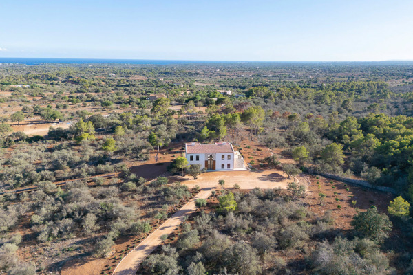 New luxury finca in a dream location with a wide view as far as the sea image 2