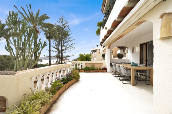 Apartment in a Mediterranean-style complex with direct beach access image 8