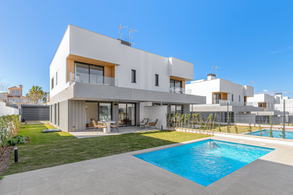 Modern new-build semi-detached house with pool in Puig de Ros image 3