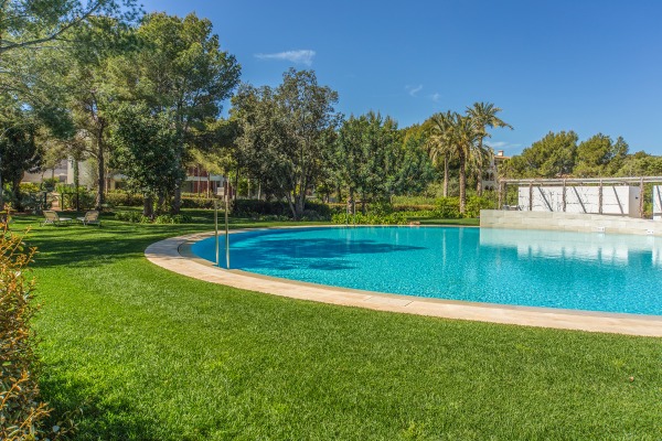 Spacious apartment in modern residential complex on the Bendinat golf course