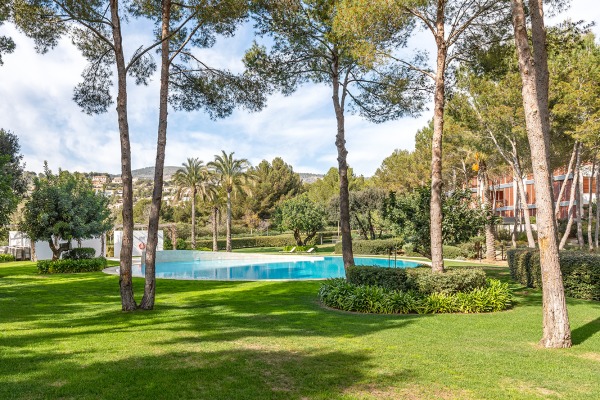 Spacious apartment in modern residential complex on the Bendinat golf course image 2