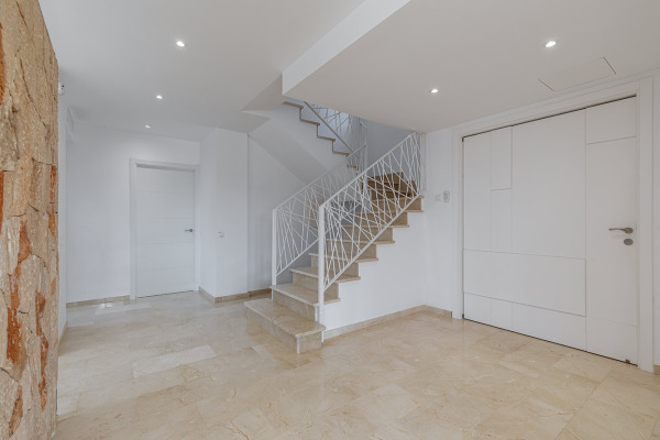 Renovated villa with holiday rental license and saltwater infinity pool image 12