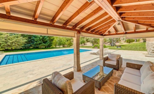 Prestigious villa estate with panoramic views and absolute privacy image 2