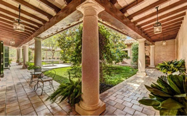 Prestigious villa estate with panoramic views and absolute privacy image 5